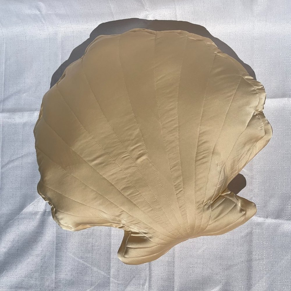 Satin shell pillow - Picture 2 of 4
